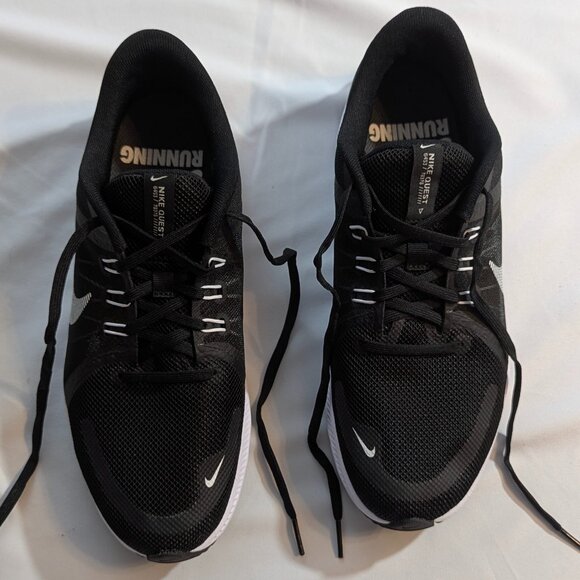 NWOB Nike Quest 4 *Size 9 (run a little large) Black/White Running Shoes - Picture 7 of 16